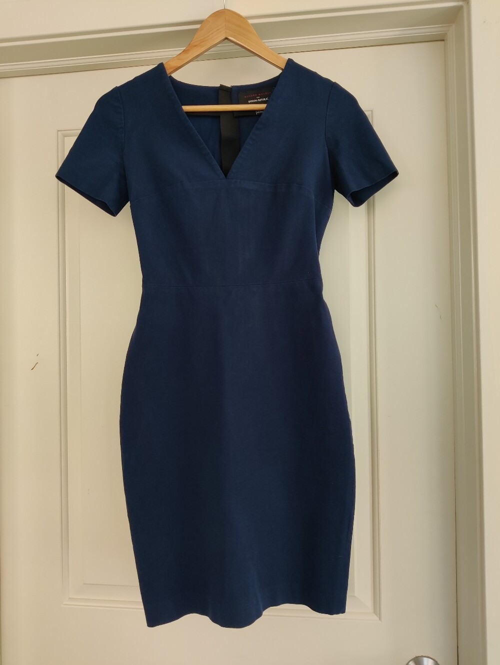 Roland Mouret x Banana Republic Navy V-Neck Short Sleeve Dress